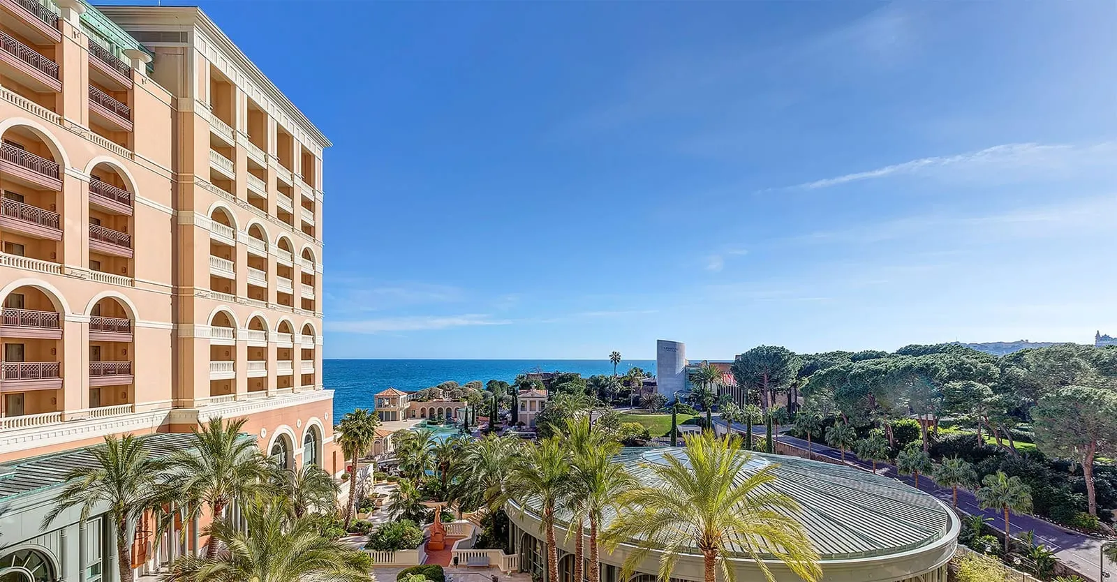 Monte-Carlo Bay Hotel & Resort: Balconies over the sea