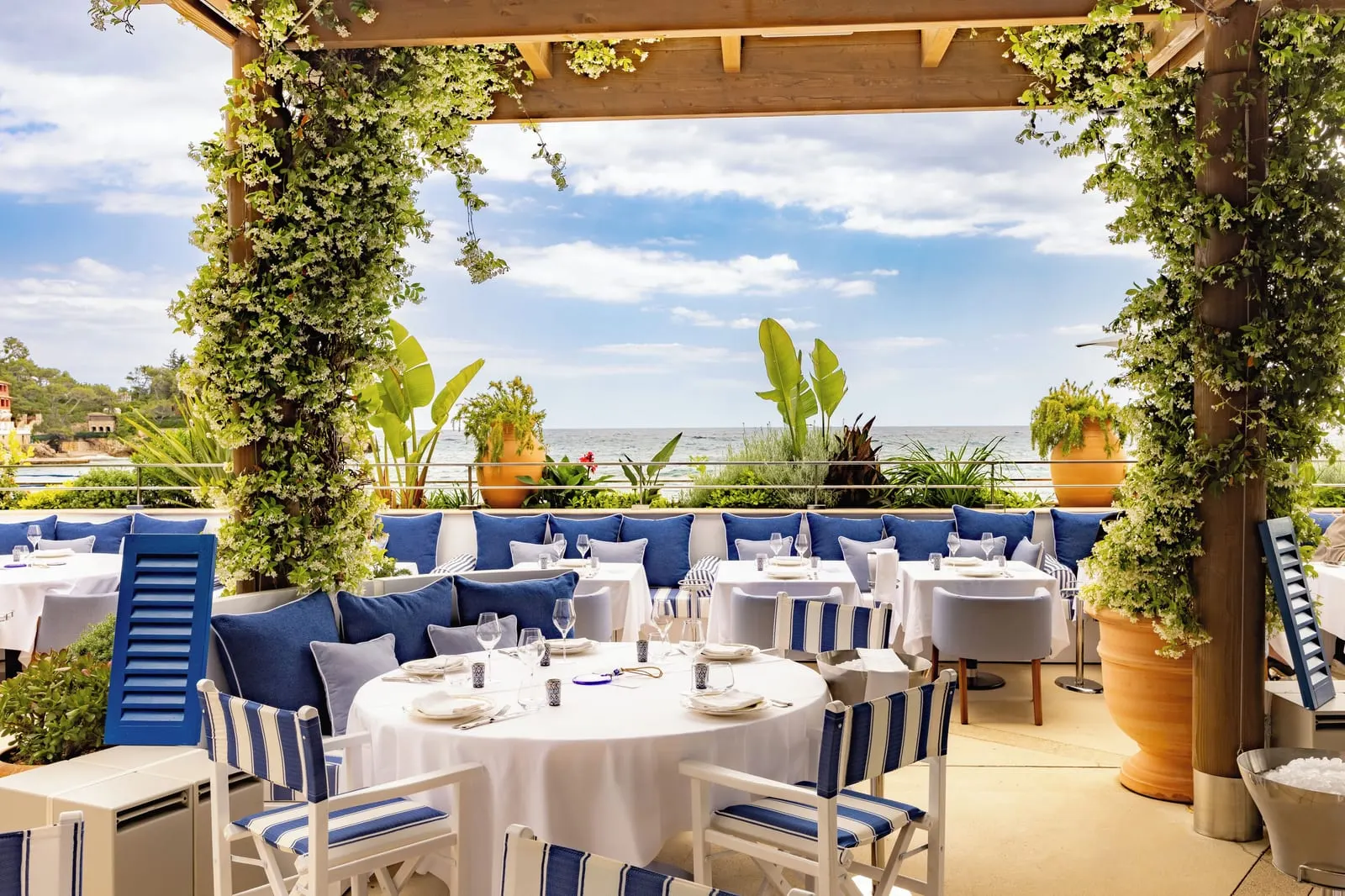 Monte-Carlo Beach: Outdoor dining