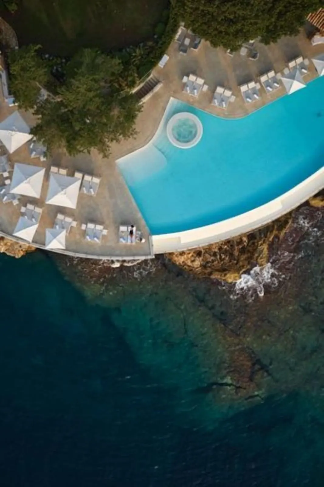 Cap Estel: The infinity pool from above