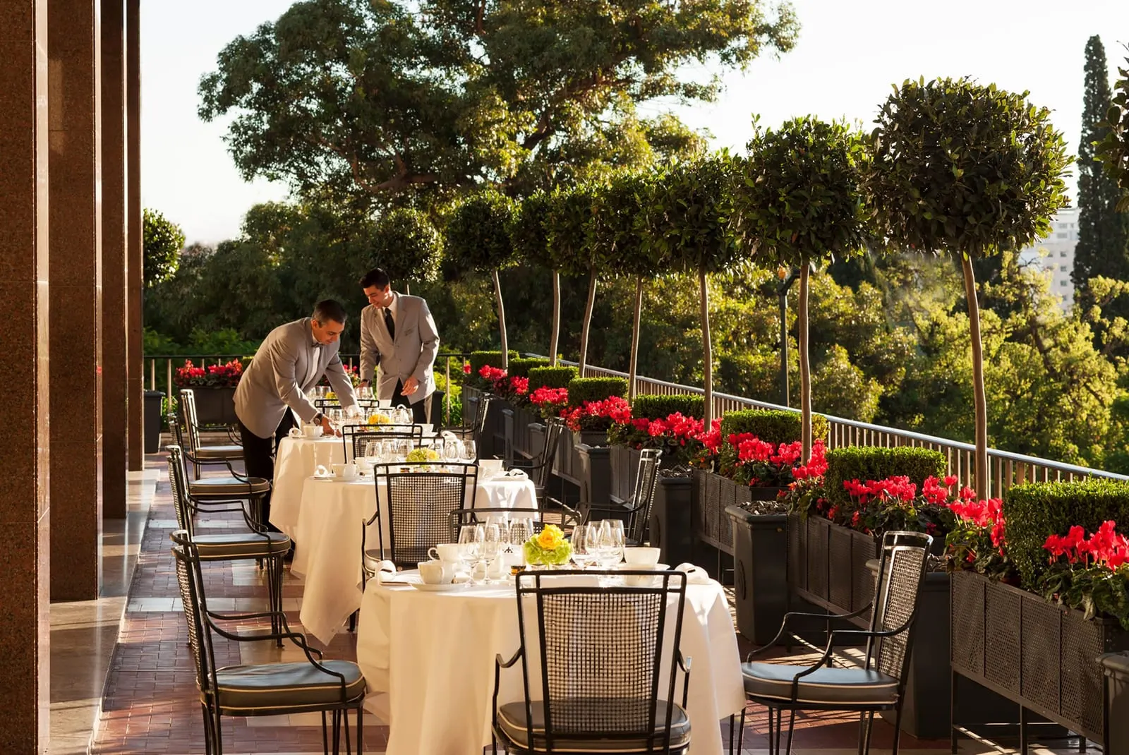 Four Seasons Hotel Ritz Lisbon: Restaurant terrace