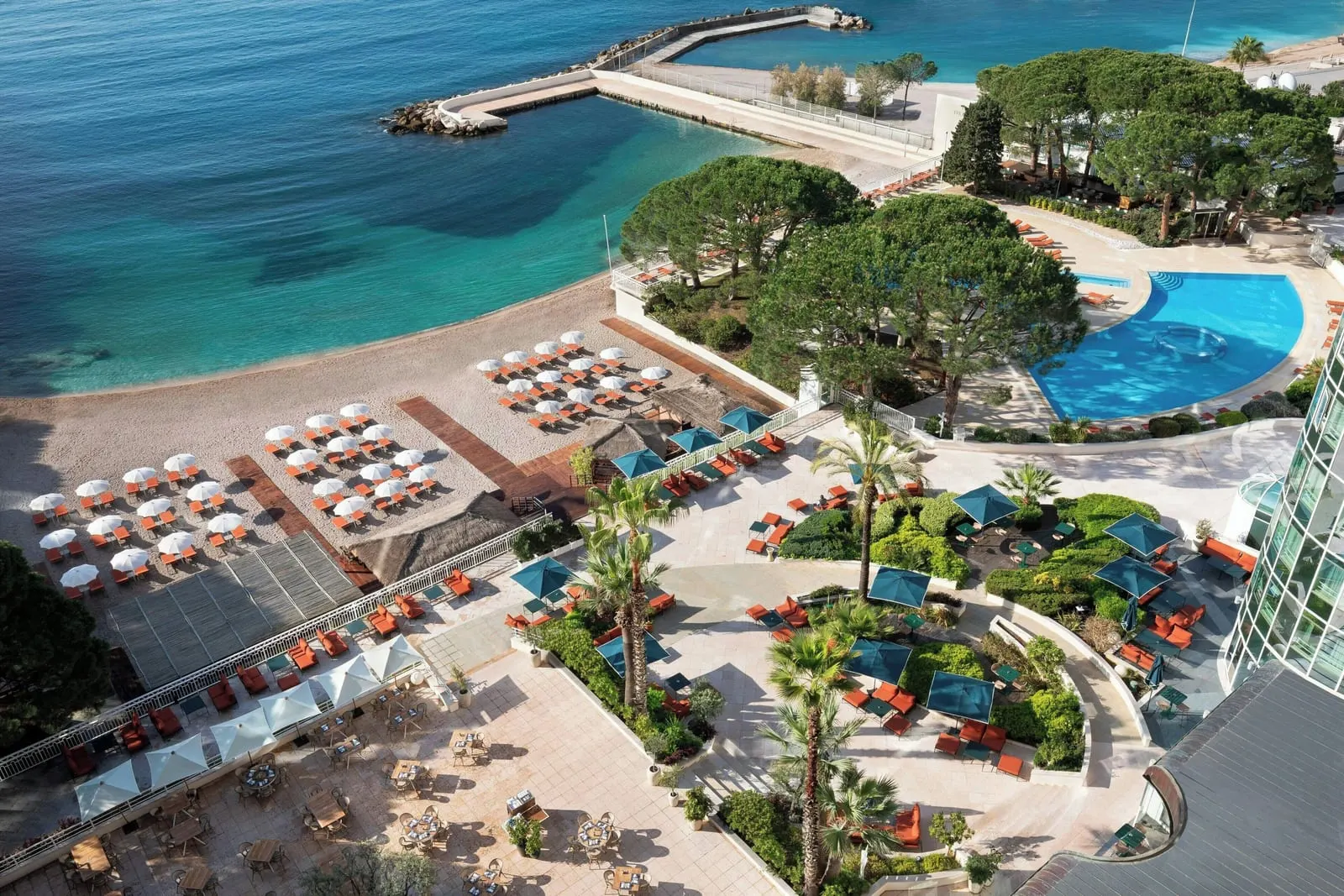 Le Méridien Beach Plaza: The resort from the air