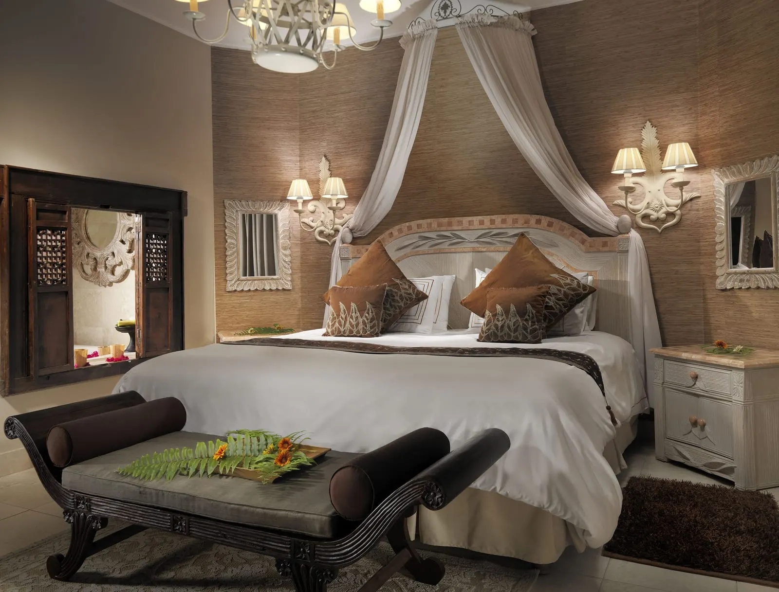 Royal Garden Villas & Spa: Villa bedroom