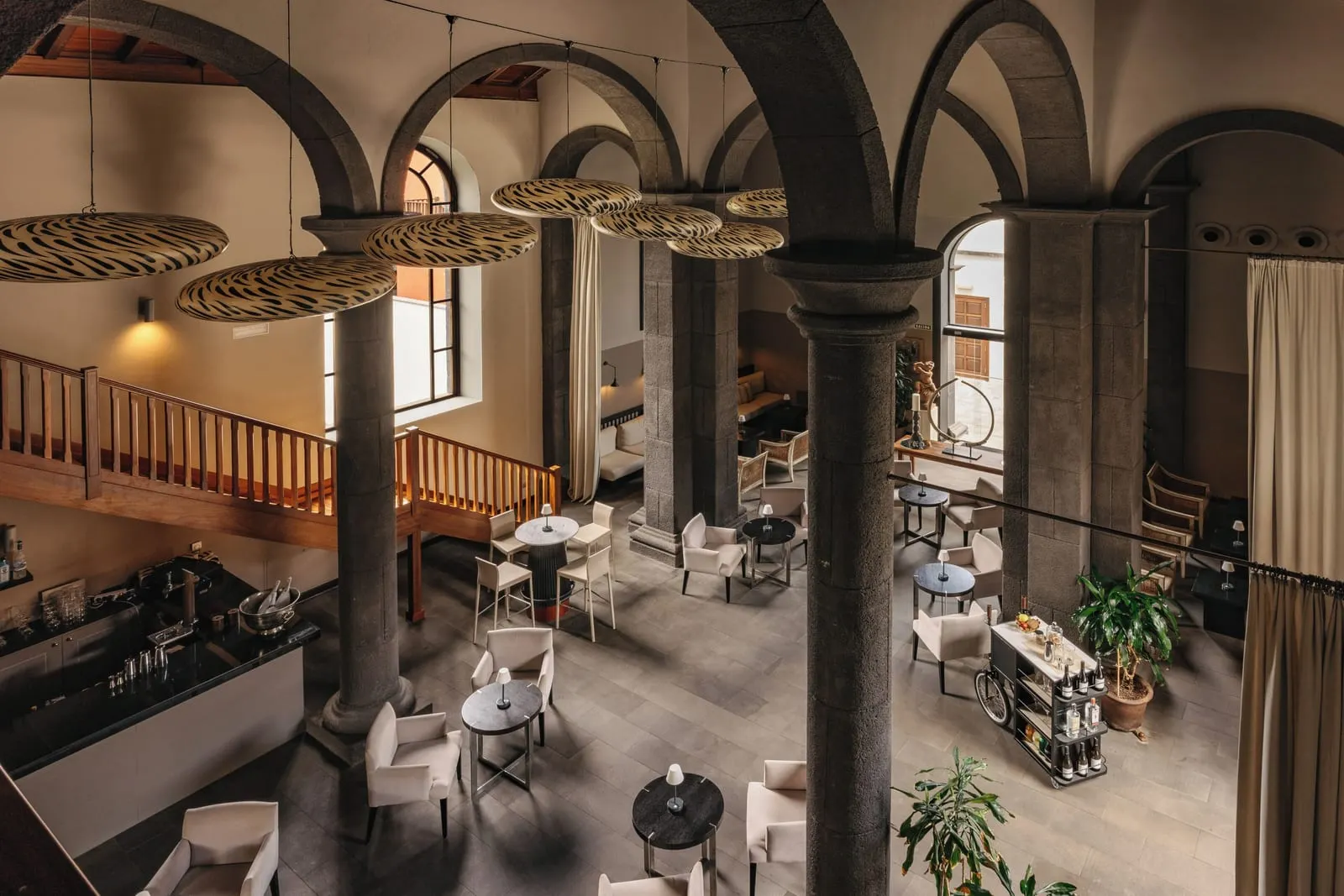 Hacienda del Conde: Arches and high ceilings