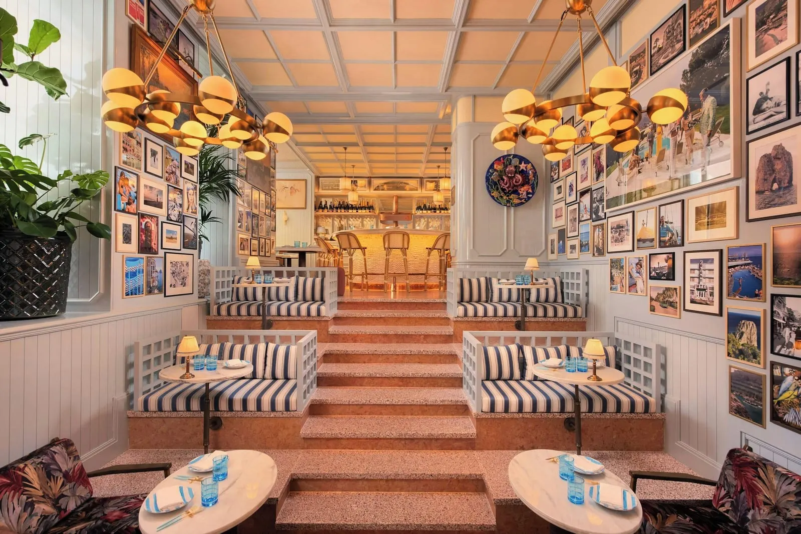 The Ivens: Lobby staircase