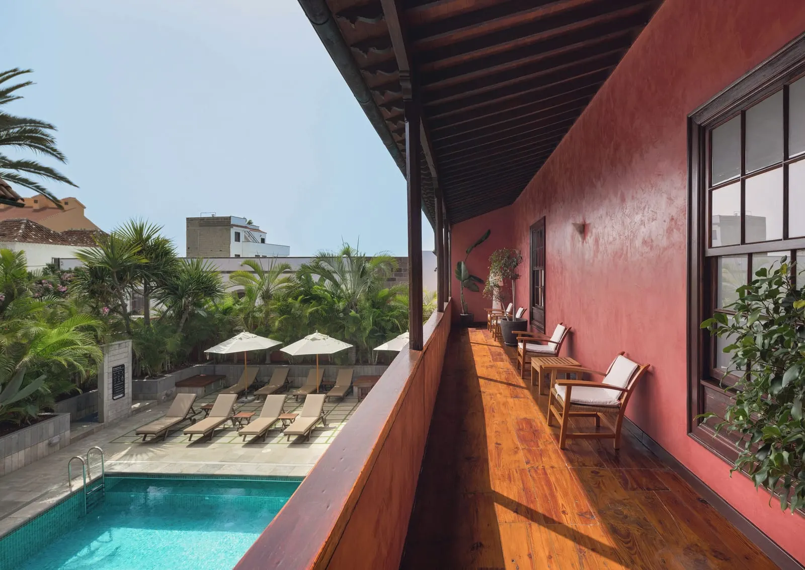 Hotel San Roque: The courtyard pool from the balcony
