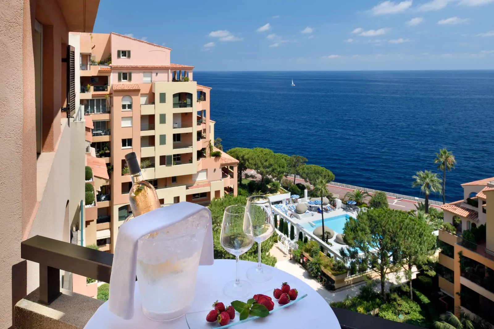 Columbus Hotel Monte-Carlo: Breakfast on the balcony