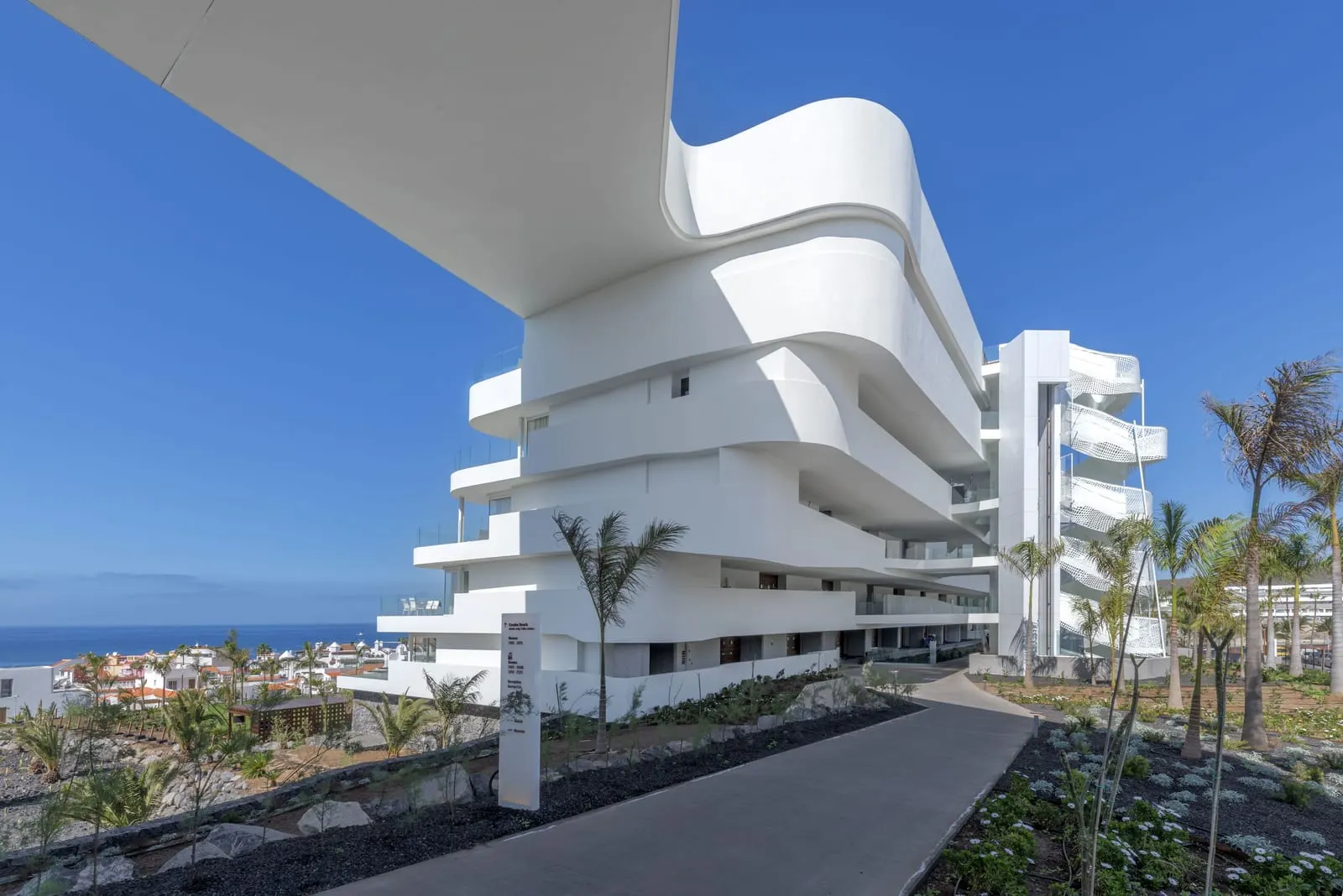 Royal Hideaway Corales Beach: The curved white architecture