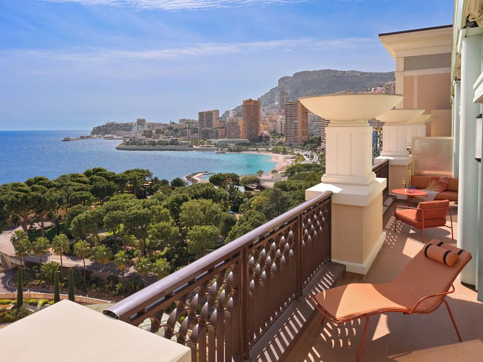 Monte-Carlo Bay Hotel & Resort: Balcony with coastal view