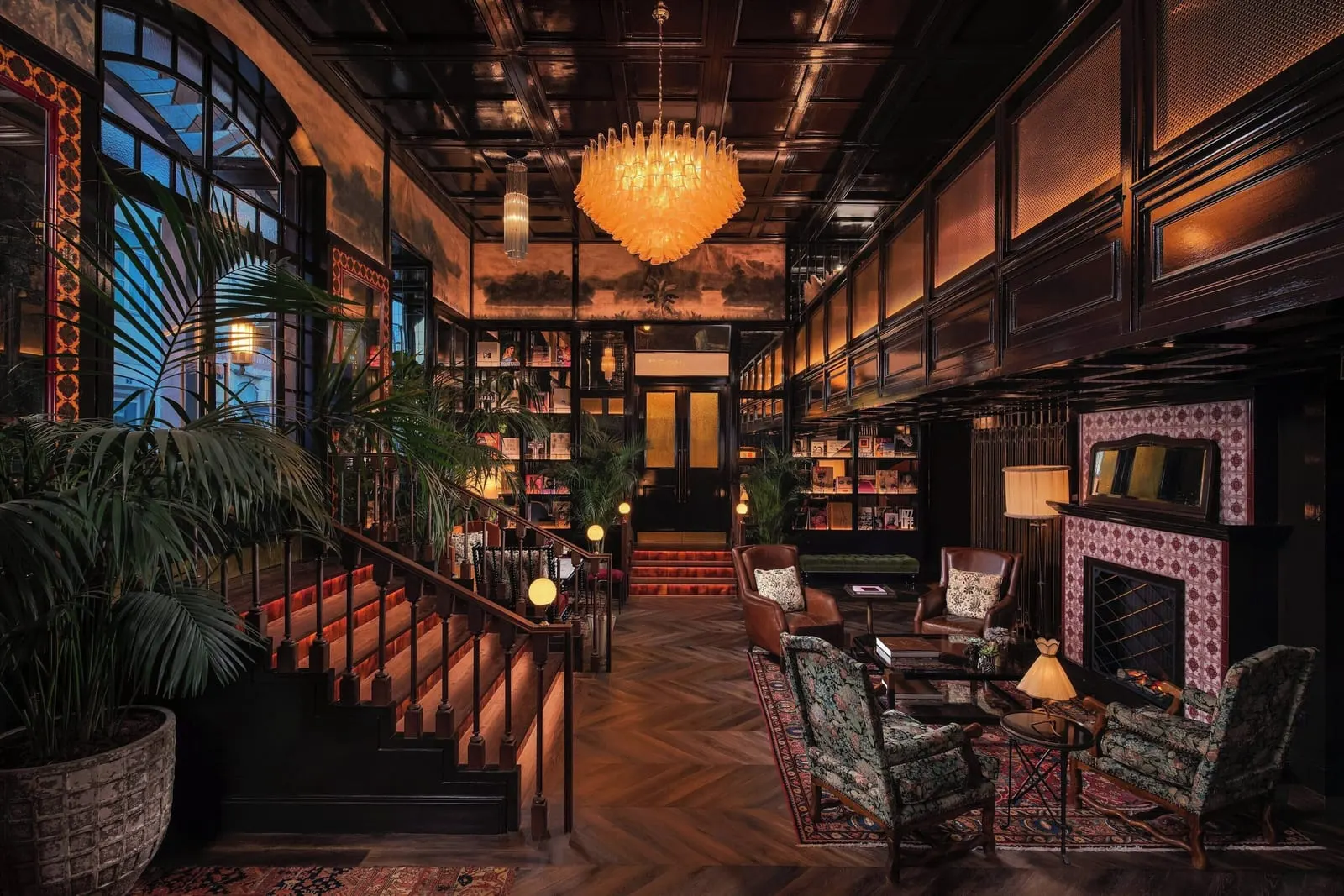 The Ivens: The lobby