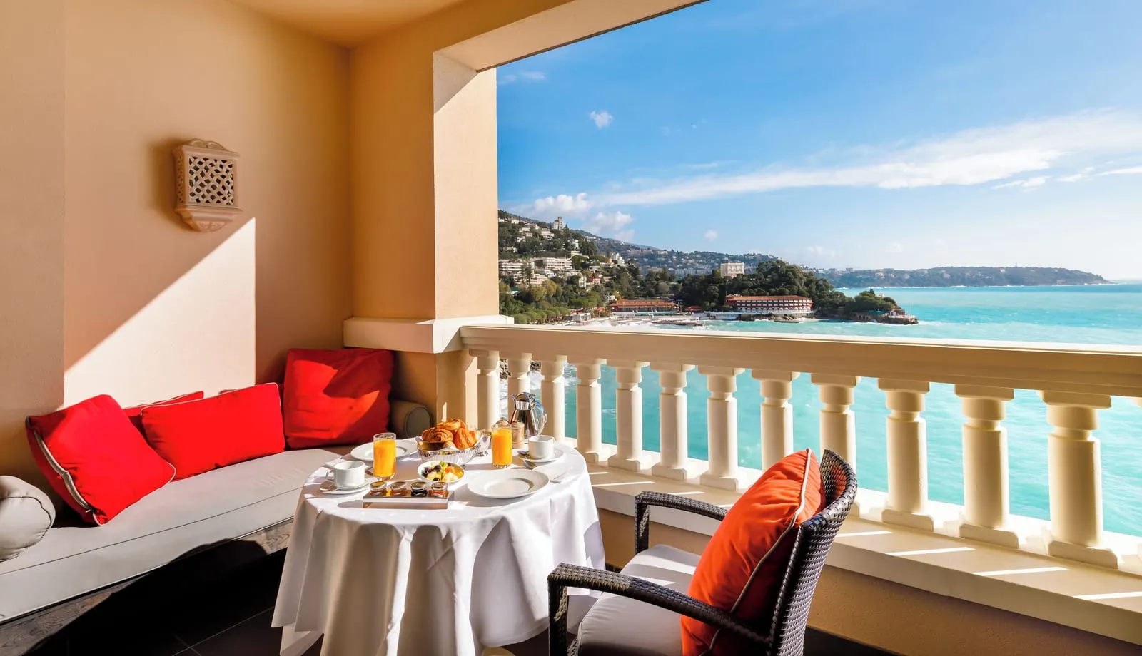 Monte-Carlo Bay Hotel & Resort: Breakfast on the balcony