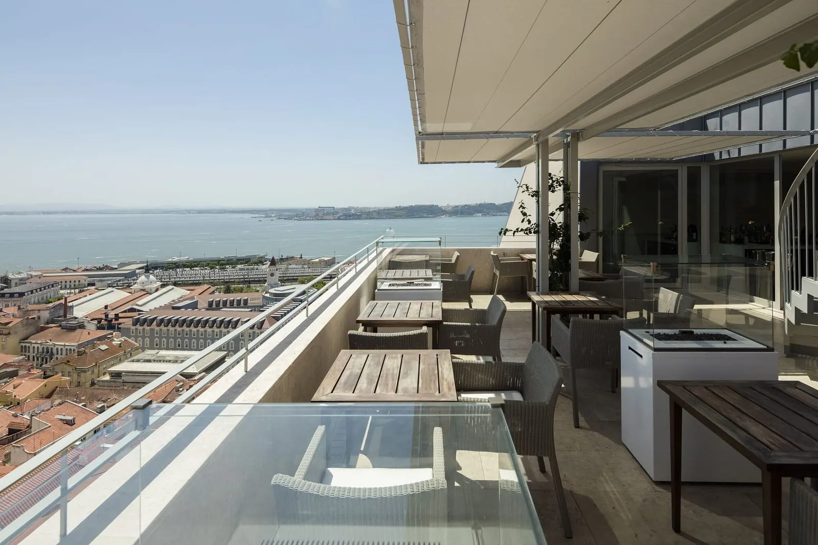 Verride Palácio Santa Catarina: The rooftop terrace