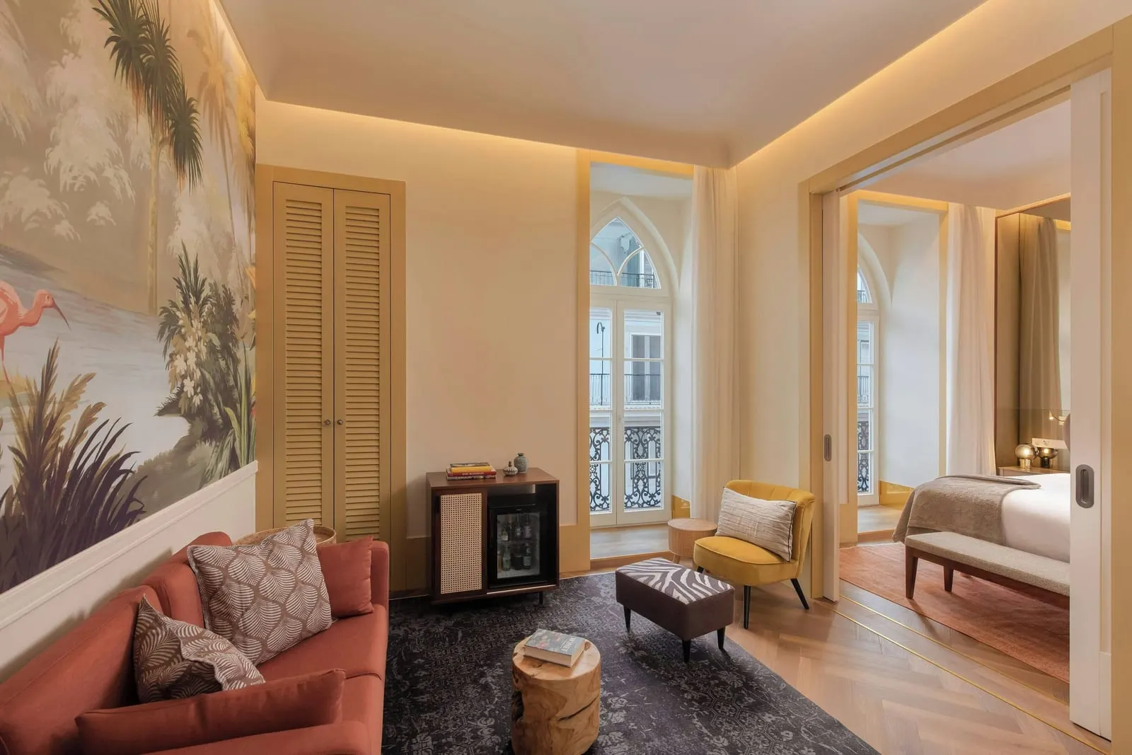 The Ivens: Guest room with mural
