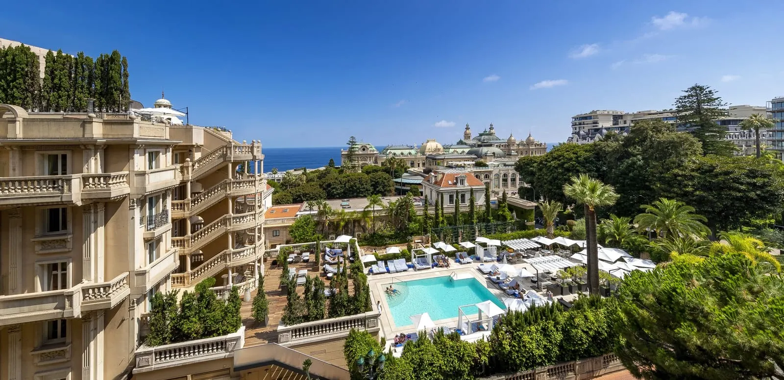 Hôtel Métropole Monte-Carlo: The hotel and pool from above
