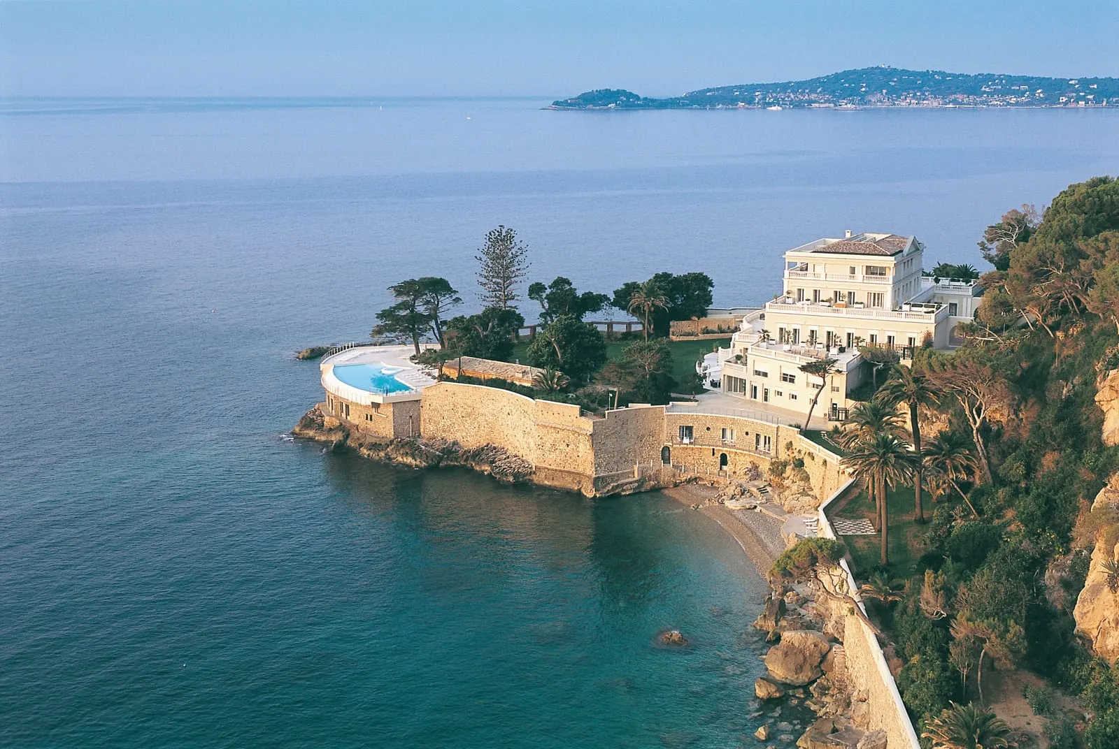 Cap Estel: On its private peninsula