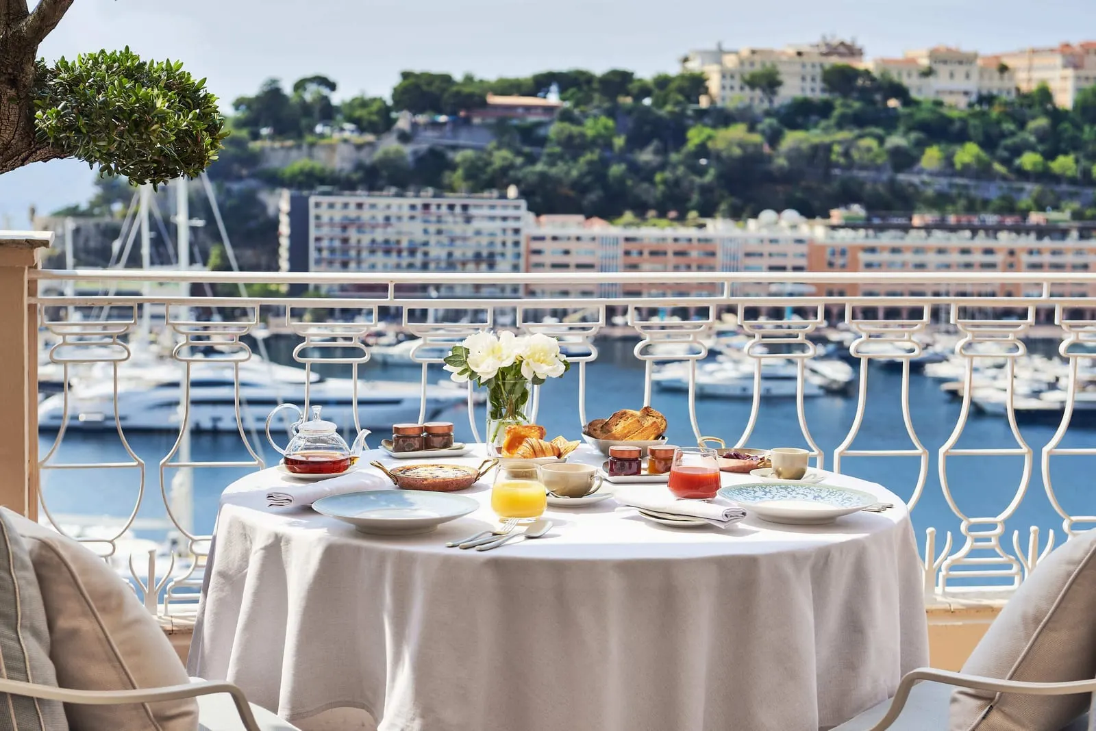 Hôtel Hermitage Monte-Carlo: Breakfast above the harbour