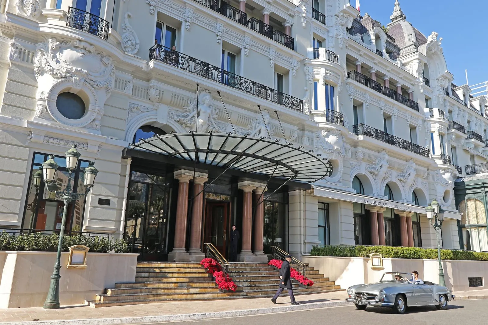 Hôtel de Paris Monte-Carlo: The entrance on Place du Casino