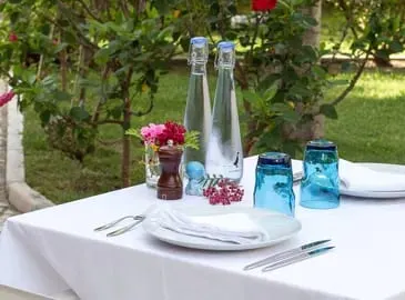 Palácio Príncipe Real: Breakfast in the garden